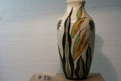 St551
