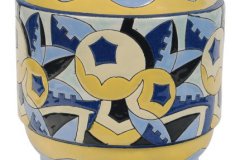 RARE-VASE-DE-FORME-GEOMETRIQUE-A-DECOR-POLYCHROME-DE-MOTIFS-FLORAUX-FORTEMENT-STYLISES.HELLIP-1-1